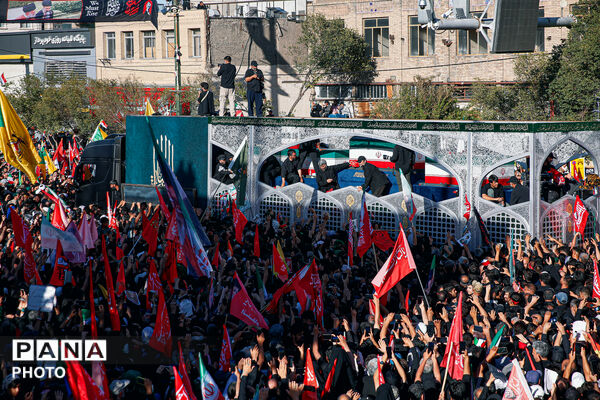 تشییع پیکر رهبر شهید انقلاب در مشهد مقدس-۲