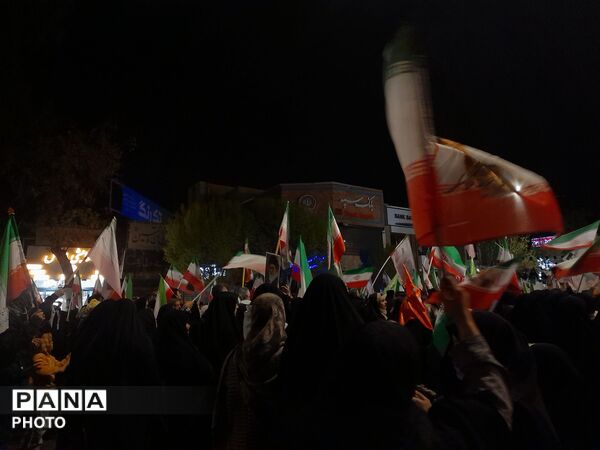 نیشابور  در آغوش باران؛ قصه دلدادگی مردم در مسجد جامع 