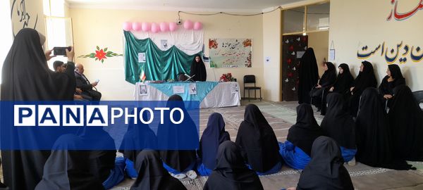 جشن جوانه‌های هلیلانی در مدارس این شهرستان  برگزار شد