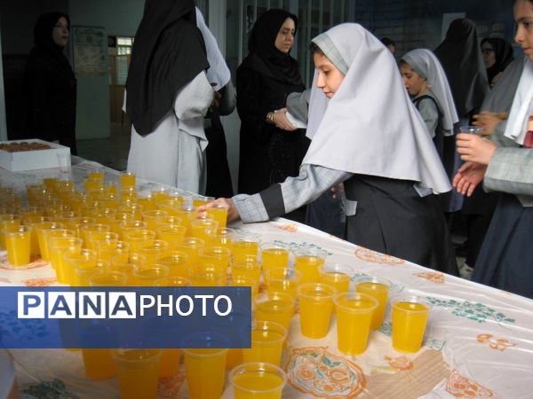 جشن ولادت حضرت معصومه (س) و روز دختر در مدرسه آزادی 