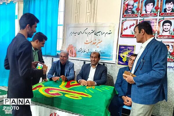 حضور پرشور فرهنگیان و دانش آموزان پیشتاز در نماز جمعه‌‌ بخش دیشموک