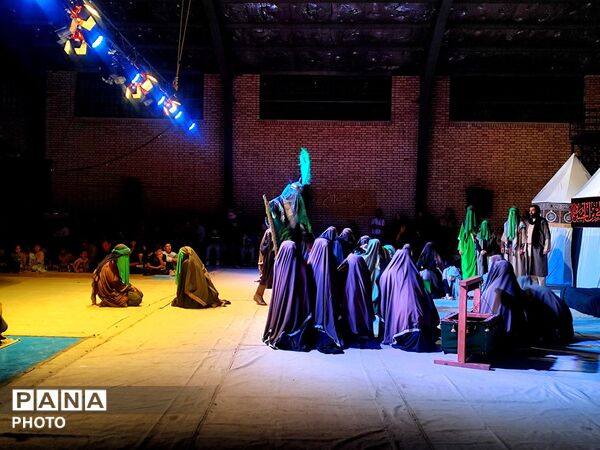شب نخست نمایش آیینی «زخمی‌ترین یار زینب(س)» در کمالشهر کرج 