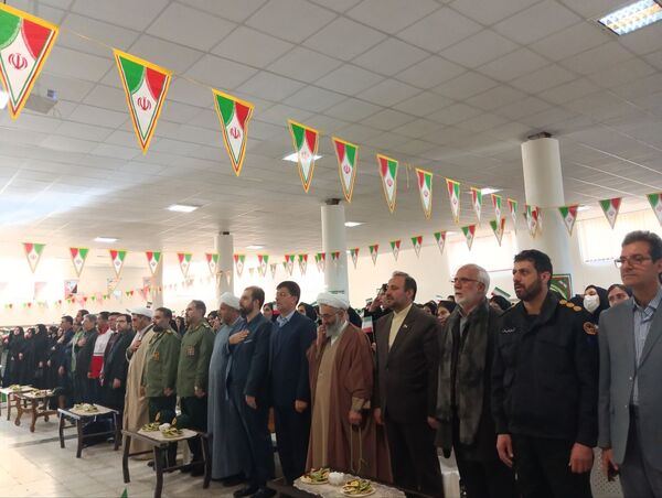 جشن پیروزی انقلاب در نهاوند 