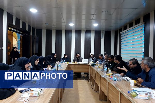 برگزاری نشست هم اندیشی عوامل اجرایی اردوی راهیان‌نور در قطب کهریزک