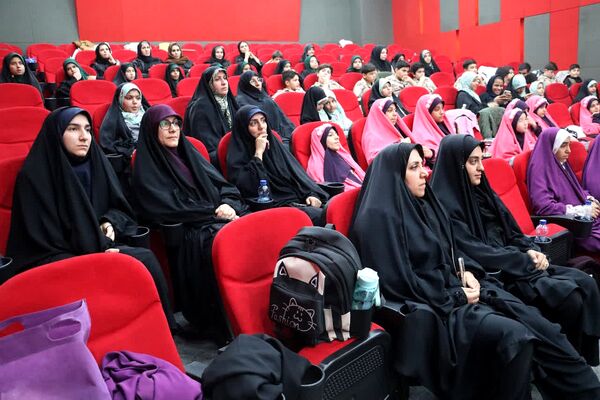 آیین اختتامیه دومین جشنواره سرود بسیج در کهریزک 