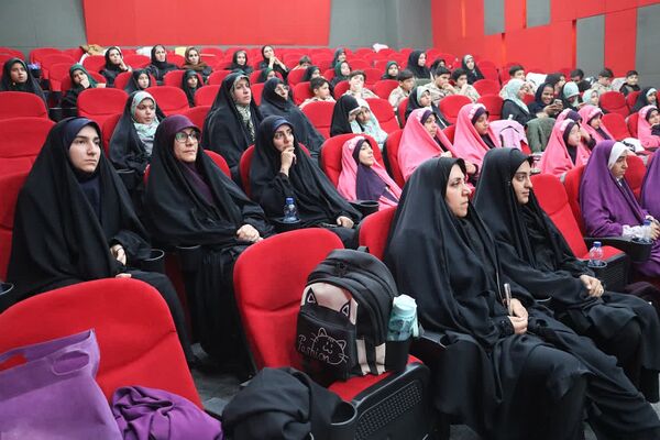 آیین اختتامیه دومین جشنواره سرود بسیج در کهریزک 