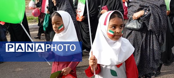 راهپیمایی باشکوه ۲۲ بهمن در فین؛ جلوه‌ای از حضور پرشور مردم