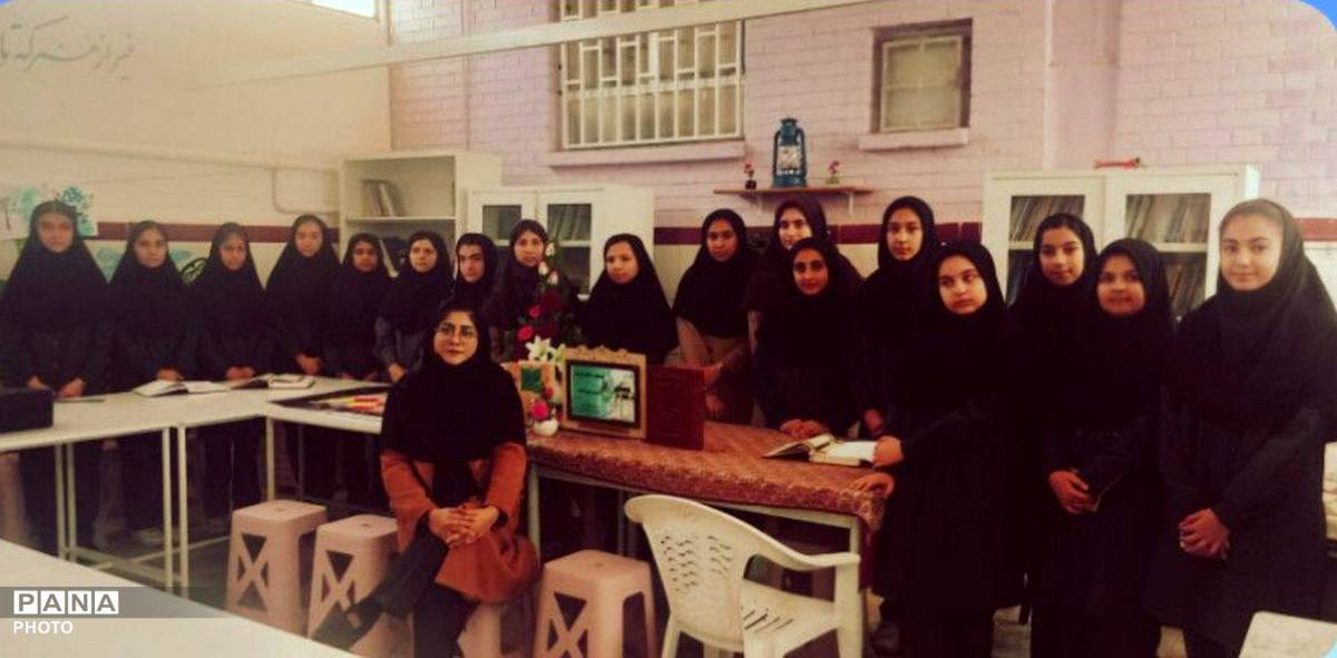 مسابقات حافظ خوانی در دبیرستان شهید محمدی پور خلیل آباد