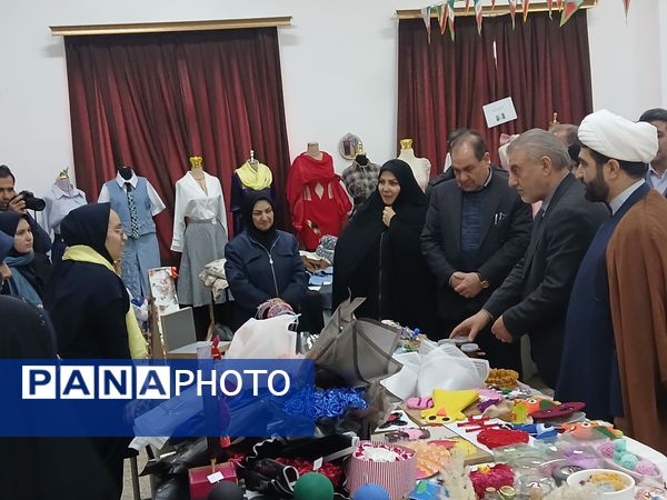 توزیع بسته‌های معیشتی به دانش‌آموزان مدارس ناحیه یک تبریز