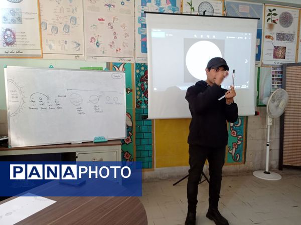 بازدید دانش‌آموزان سال اولی دبیرستان اندیشه‌نفیس شهرستان فیروزکوه از پژوهش‌سرا