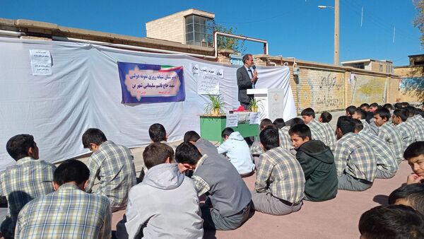 رزمایش پدافند غیر عامـل در دبیرستان نمونه دولتی شهید حاج قاسم سلیمانی شهرستان بن 