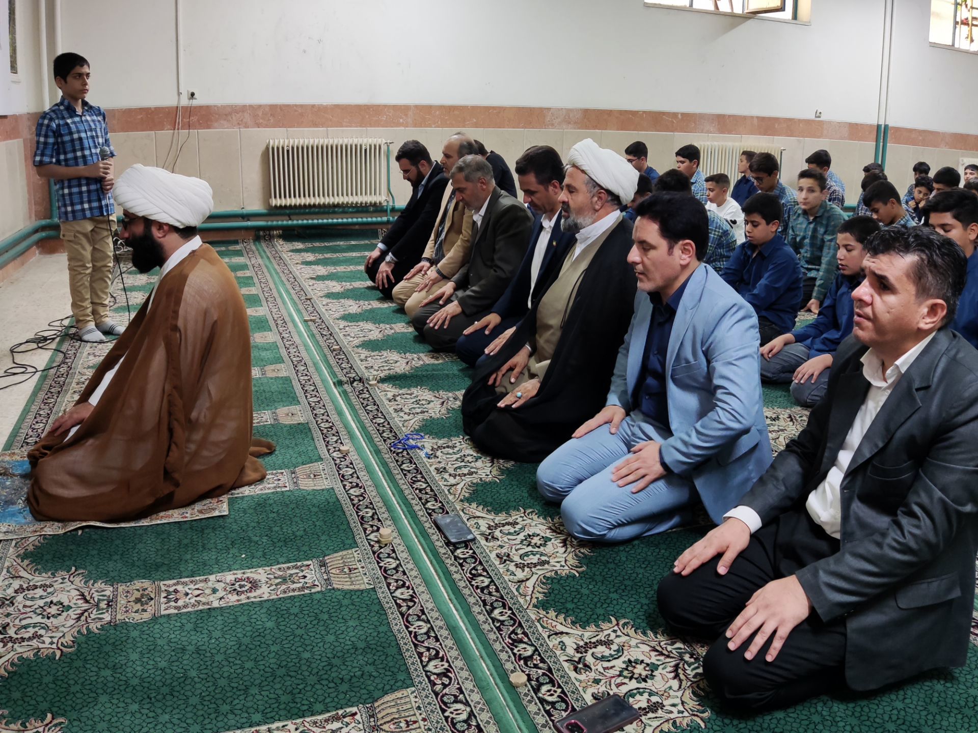 ترویج فرهنگ نماز جماعت در مدارس شهرستان قدس با برنامه "مهر تا مهر "