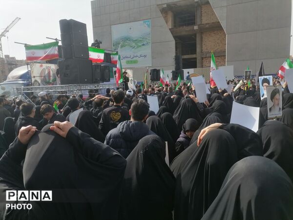 اجتماع بزرگ مردم مشهد در روز شهادت رهبر عظیم الشان انقلاب 