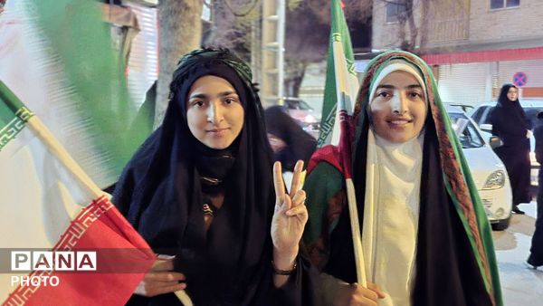 امضای پیمان جاودان دهه نودی‌ها با رهبر انقلاب و تداوم راه شهیدان