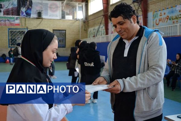 برگزاری مسابقه دو و میدانی در بهارستان‌2