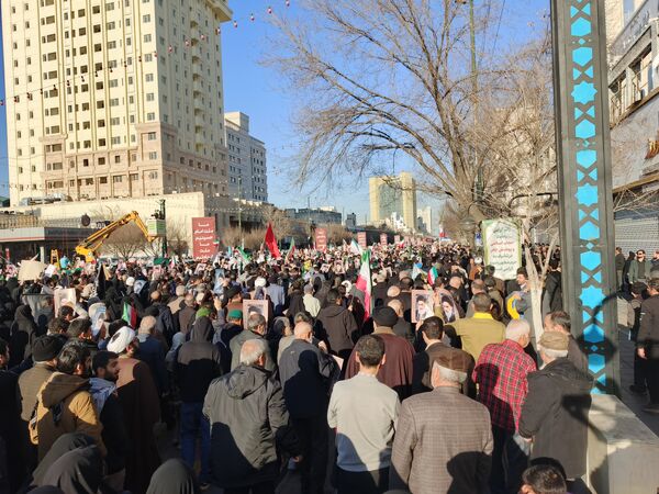 تشییع پیکر شهدا، همراه با اعلام انزجار از اغتشاشات اخیر 