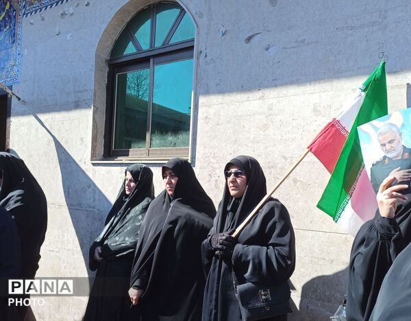 بر پا نگه داشتن مکتب زینب(س) توسط بانوان خشکبیجاری