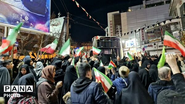 حضور پرشور ، انقلابی و دشمن‌شکن مردم در اجتماع بزرگ کرج