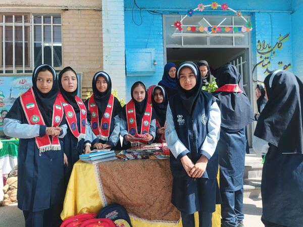 جشن عاطفه ها در دبستان ناهید نخودی