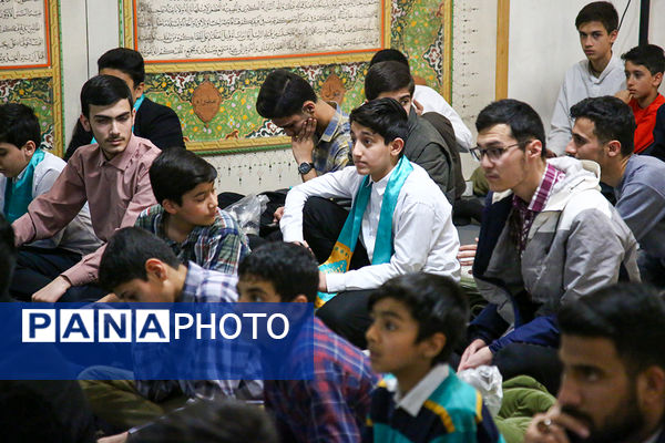 دورهمی قرآنی حافظان و قاریان نوجوان در حرم حضرت معصومه(س)