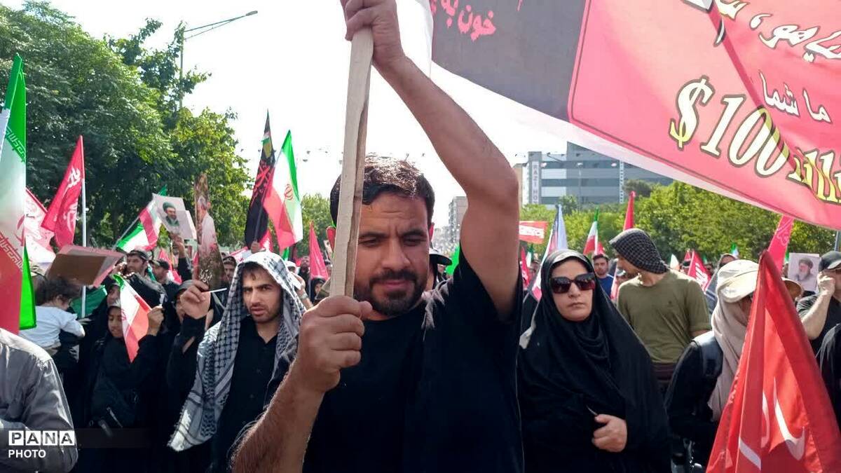 وداعِ بی‌قرار؛ پیوندِ میلیونیِ ایران در سوگِ امامِ شهید 