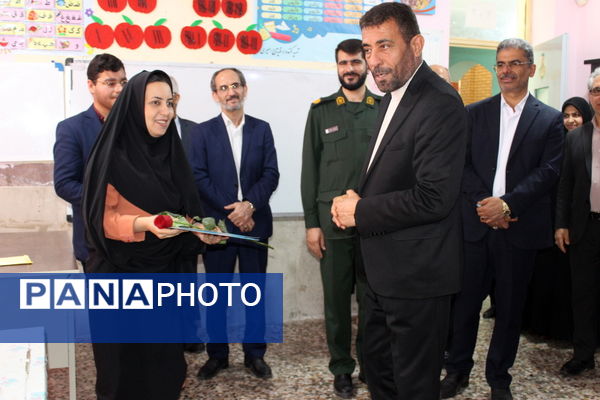 زنگ سپاس معلم در بوشهر