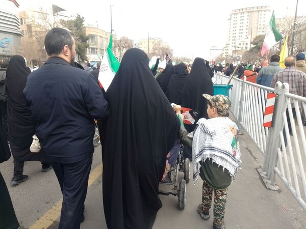 مشهد الرضا شاهد غوغا مردم در راهپیمایی ۲۲ بهمن شد