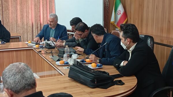 جلسه بررسی عملکرد و کیفیت آموزشی مدارس شهرستان بن با حضور مسئولان استانی
