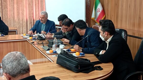 جلسه بررسی عملکرد و کیفیت آموزشی مدارس شهرستان بن با حضور مسئولان استانی