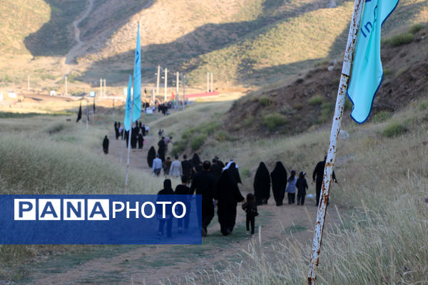 حضور زائران فرهنگی قم در یادمان «بلفَت و دوپازا»