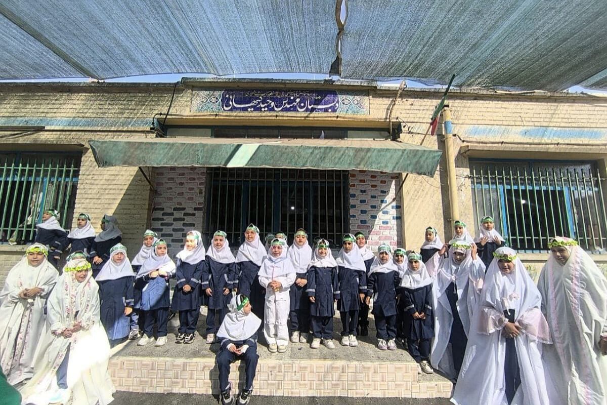 دبستان کیهانی، غرقِ در شور و نشاط میلاد حضرت زینب (س) 