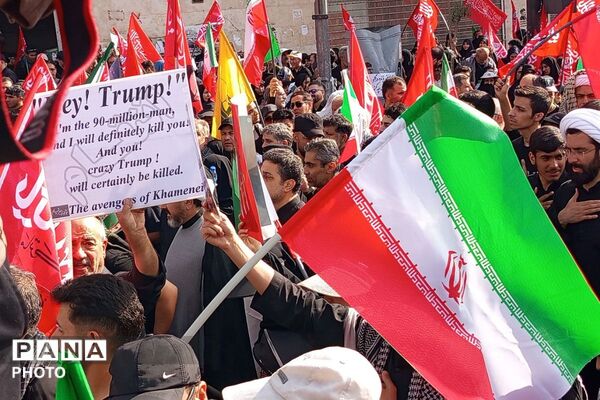  هم صدا با هم در تشییع رهبر شهید
