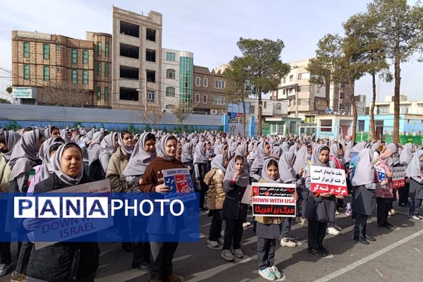 شور ۲۲ بهمن در مدارس رباط‌کریم