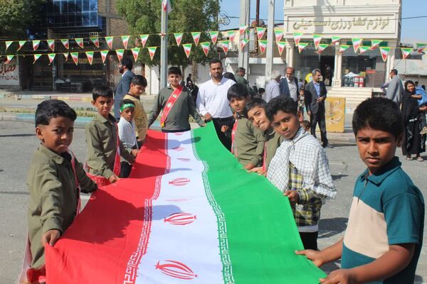 حماسه‌آفرینی فرهنگیان و دانش‌آموزان کهنوجی در جشن سالگرد انقلاب اسلامی