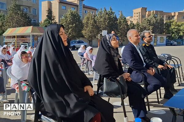 جشن شکفتن کلاس اولی‌ها در دبستان ستایش شهریار