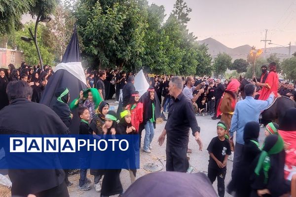 مراسم نمادین آتیش زدن خیمه ها در عصر روز عاشورا در شهر بار