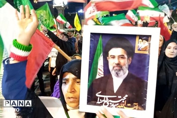بیداری در دل شب؛ همصدایی برای وطن