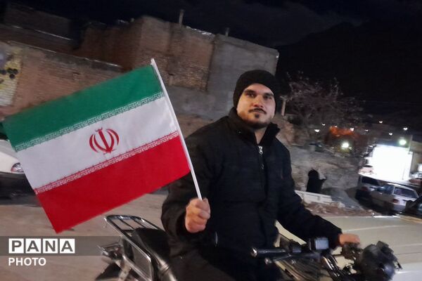 شهر بن یک صدا فریاد ایستادگی سر داد