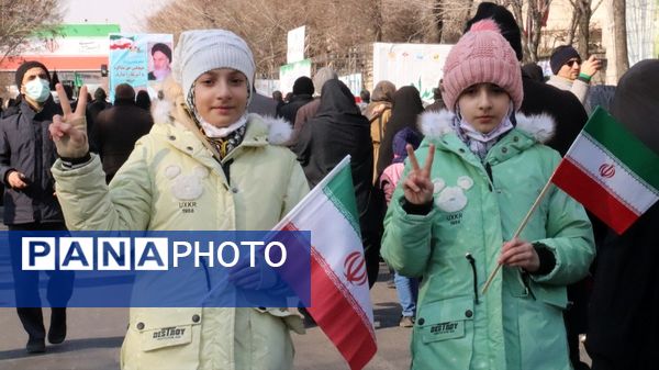 حضور گرم مردم تبریز در راهپیمایی 22 بهمن