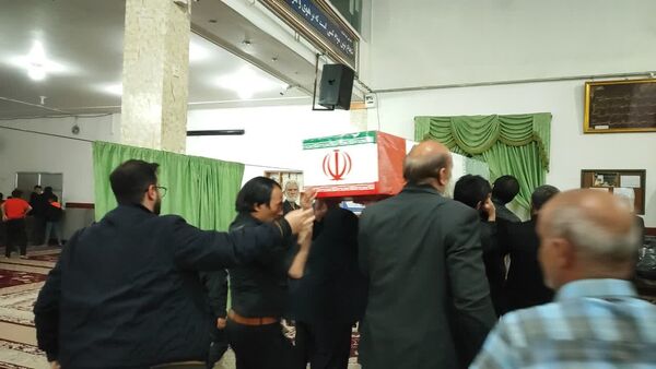  مراسم وداع با پیکر شهید جواد حسن زاده در مسجد امام علی(ع)