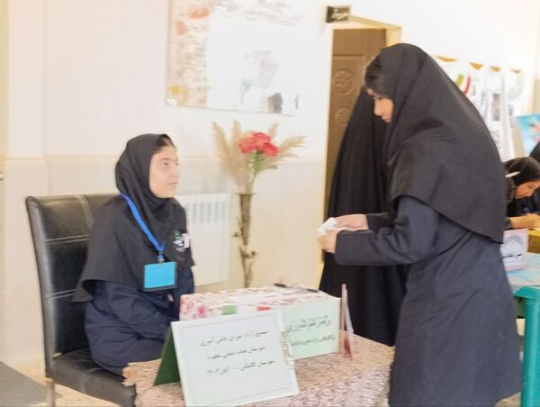 انتخابات مدرسه‌ای در دبیرستان هیات امنایی مطهره گالیکش