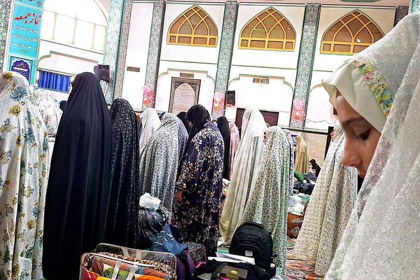 آشتی دانش‌آموزان ستایش وصابران یک  با خویشتن در خلوت اعتکاف