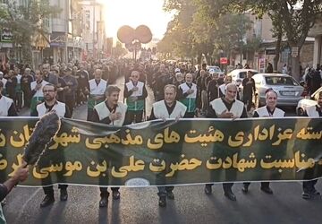 حرکت قافله عزاداری شهادت امام رضا (ع)