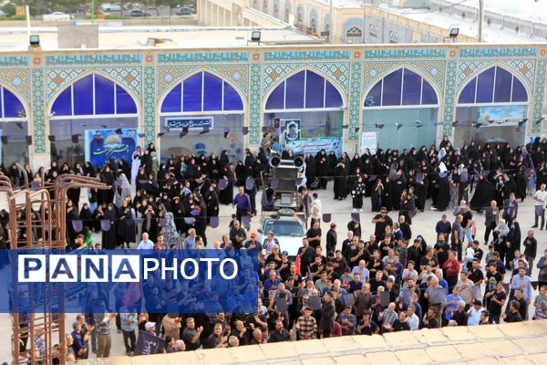 آیین مذهبی تعویض پرچم گنبد حرم مطهر حضرت سلطانعلی ابن امام محمد باقر(ع)