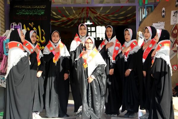 آیین نواختن زنگ استکبارستیزی در یوم‌الله 13 آبان