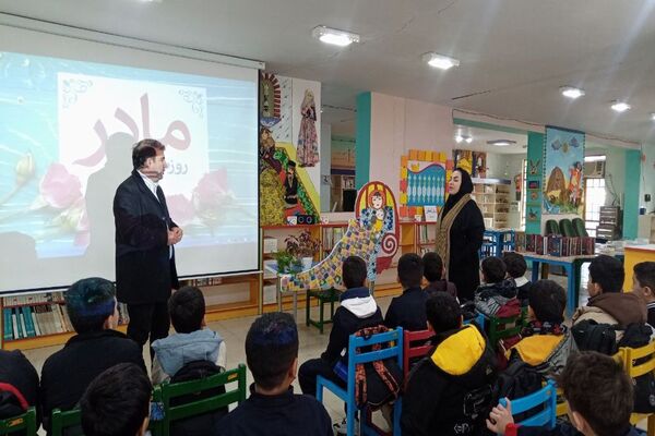 ویژه برنامه روز مادر در مرکز یک کانون پرورش فکری کودکان و نوجوانان شهرستان مرزی پارس آباد