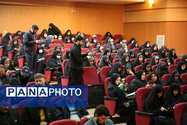 برگزاری دوره آشنایی با ابزارهای هوش مصنوعی ویژه معلمان قم