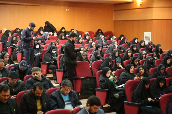 برگزاری دوره آشنایی با ابزارهای هوش مصنوعی ویژه معلمان قم