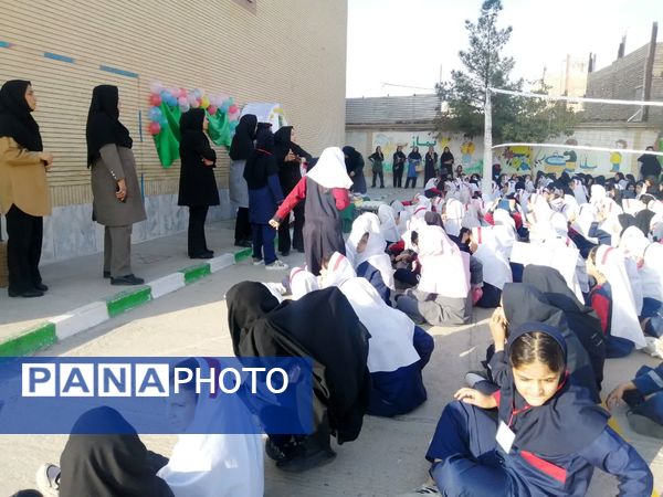 جشن ولادت حضرت زینب(س) و بزرگداشت روز پرستار در دبستان تکتم