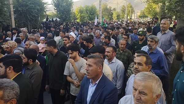 مراسم تشییع و وداع با شهید امنیت حسین اسحاقی در لردگان 